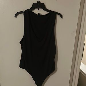 XL Express V neck body suit